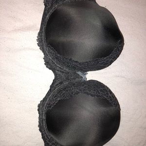 36DD Victoria's Secret strapless lace bra!